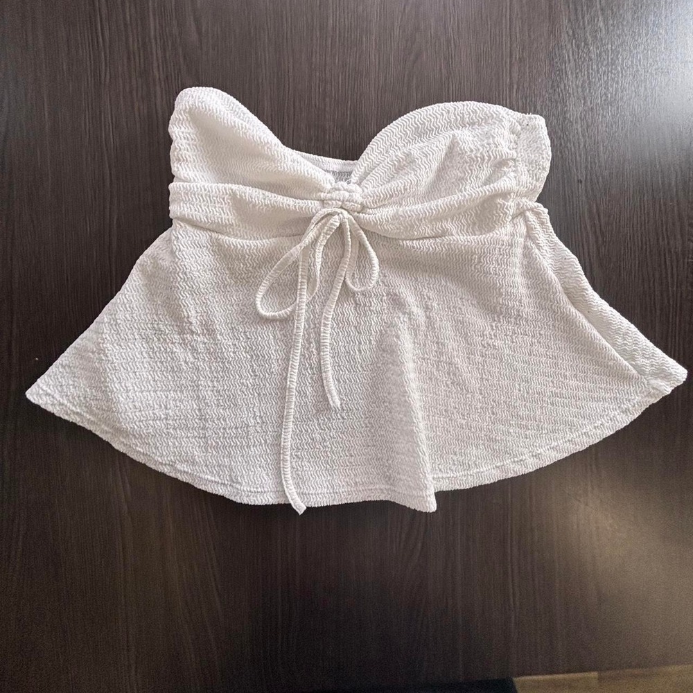Shein White Tube Top
(S)